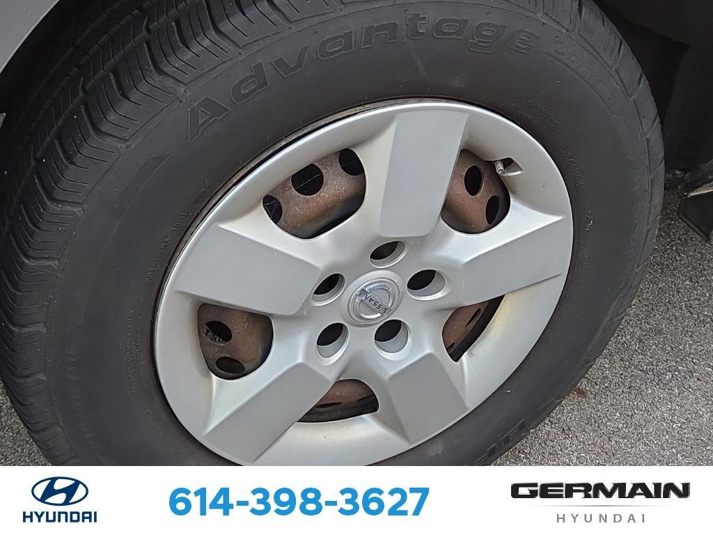 Used 2015 Gray Nissan S image 13