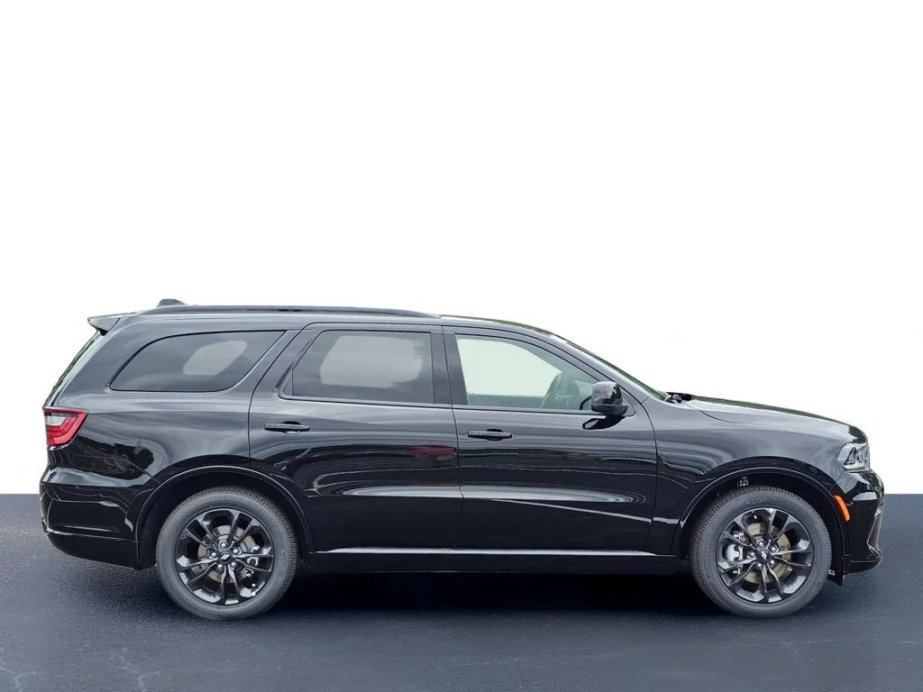 New 2026 Diamond Black Clear-Coat Exterior Paint Dodge GT image 7