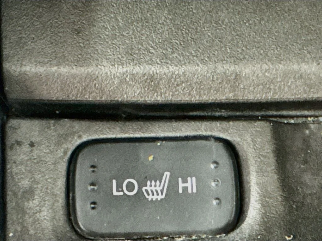Used 2011 Polished Metal Metallic Honda SE image 23