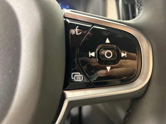 2025 Volvo XC90 Core - Photo 25