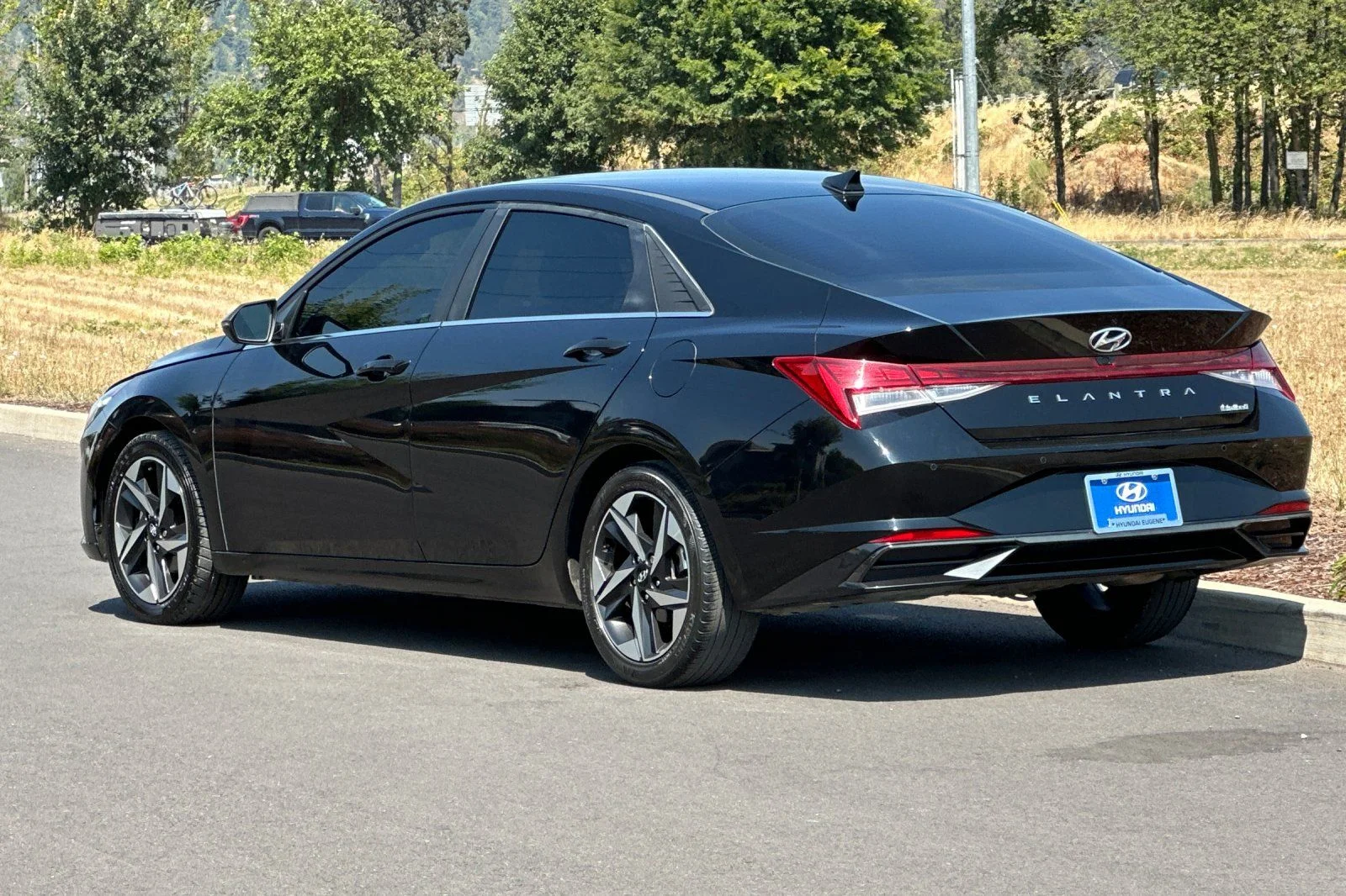 Used 2022 Black Hyundai Limited image 5