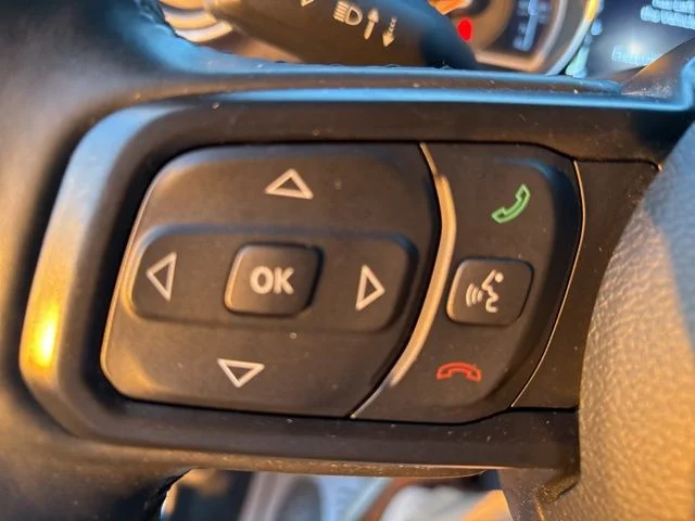 Used 2022 Blue Jeep Sport image 34