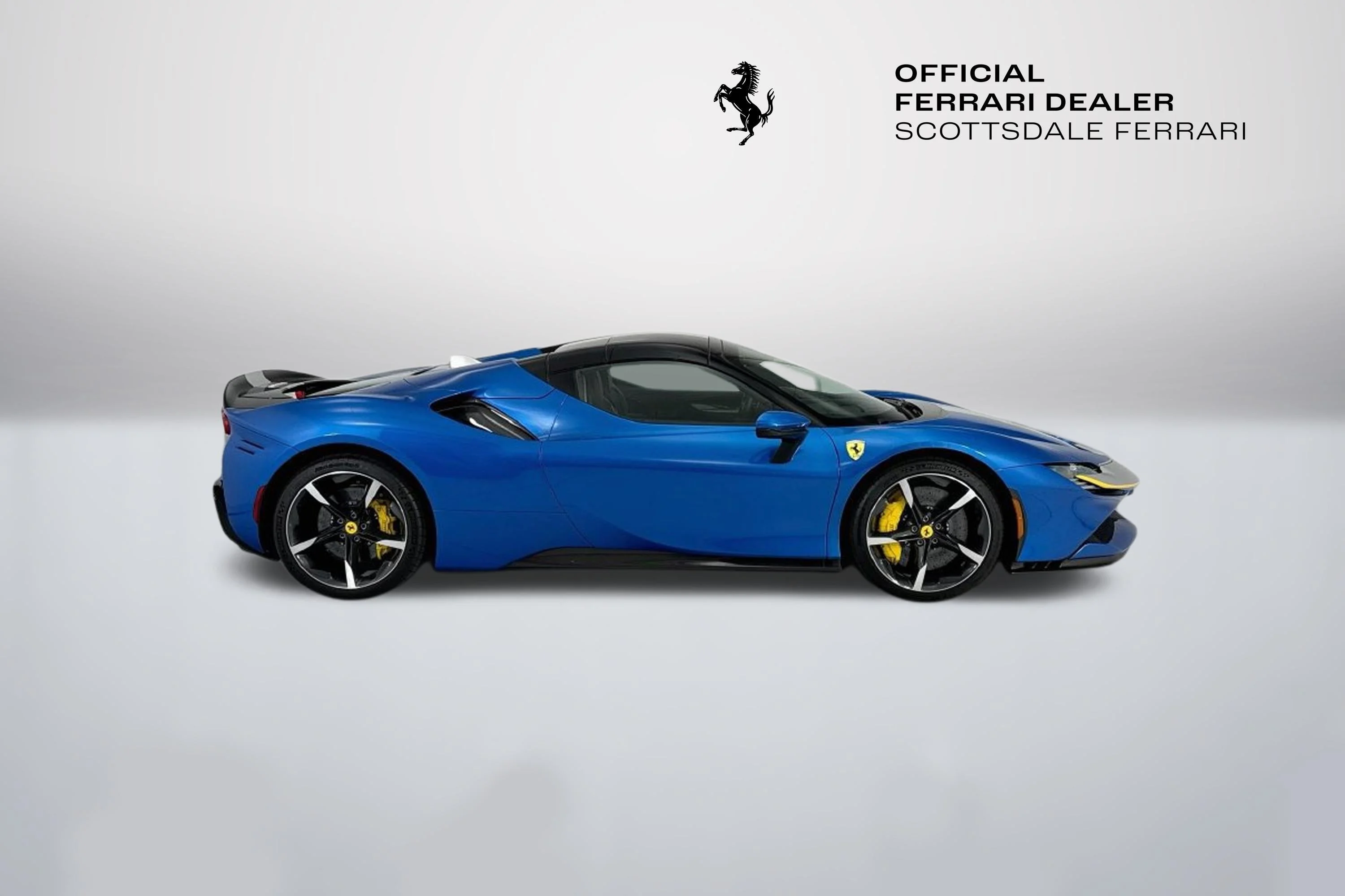 Used 2022 Blu Corsa Ferrari  image 12