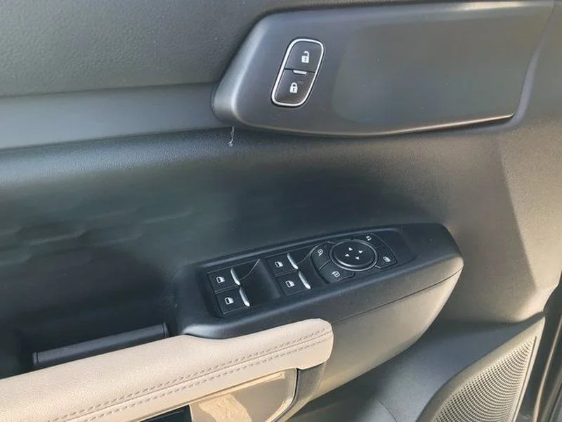 New 2025 Carbonized Gray Metallic Ford XLT image 7