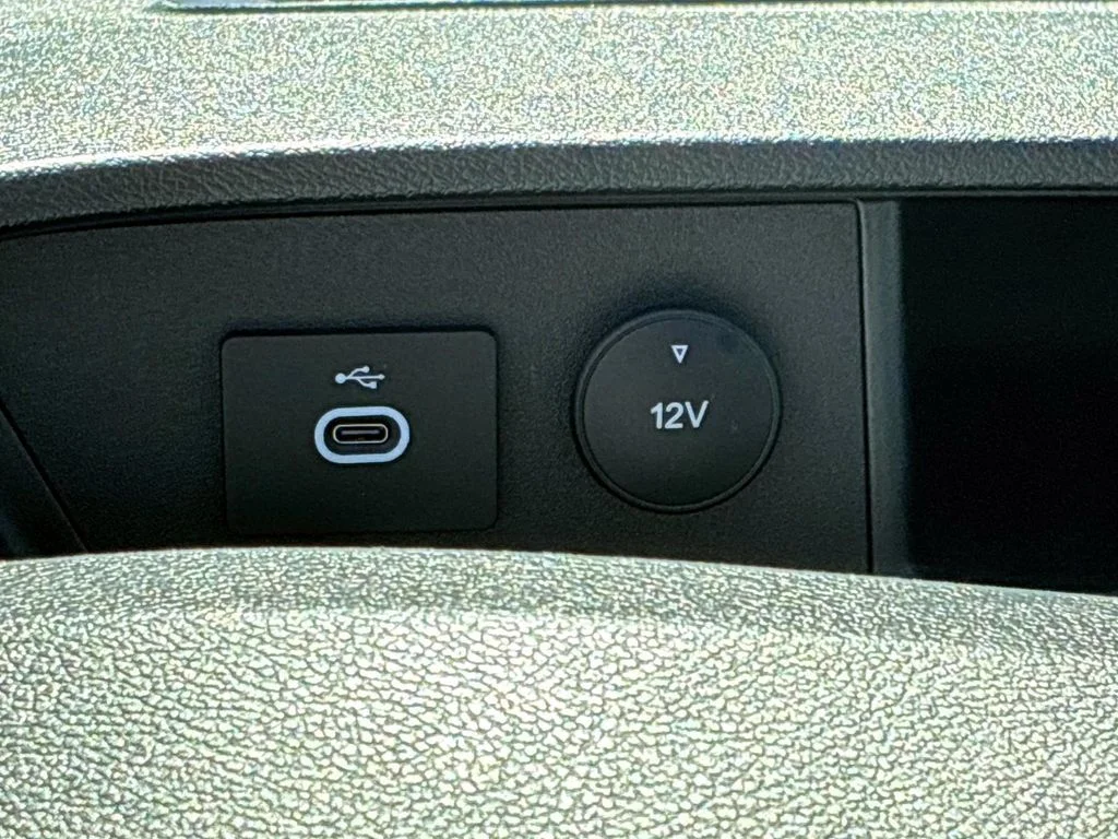 Used 2025 White Ford  image 29