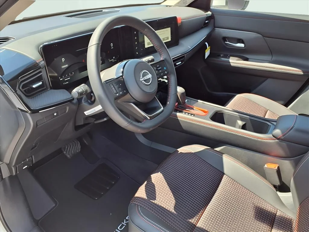 2025 Nissan Kicks SR AWD - Photo 14