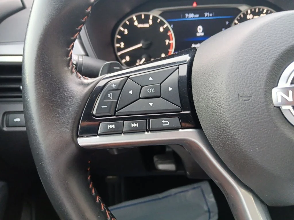 Used 2025 Scarlet Ember Nissan 2.5 SR image 15