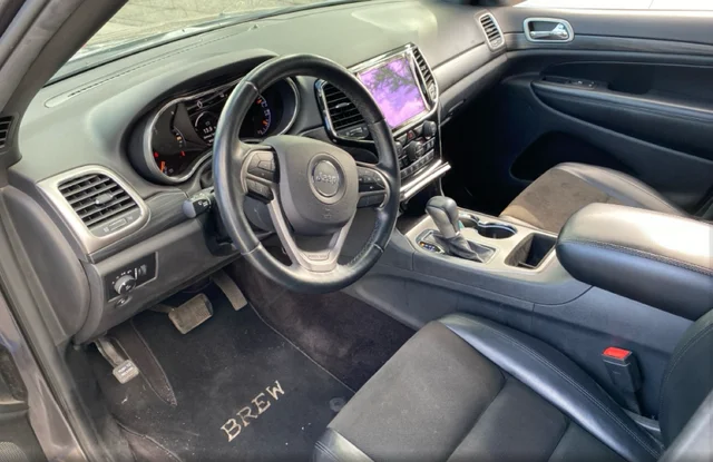 Used 2019 Gray Jeep Altitude image 11