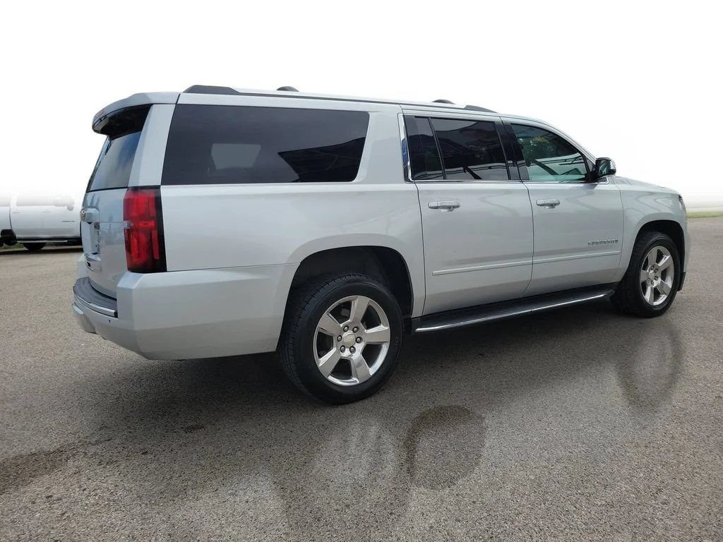 Used 2018 SILVER ICE METALLIC Chevrolet Premier image 4