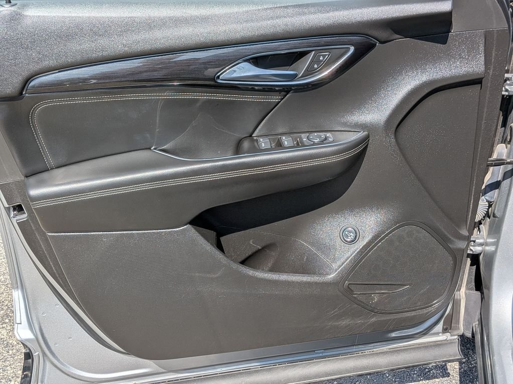 Used 2023 Gray Buick Preferred image 18