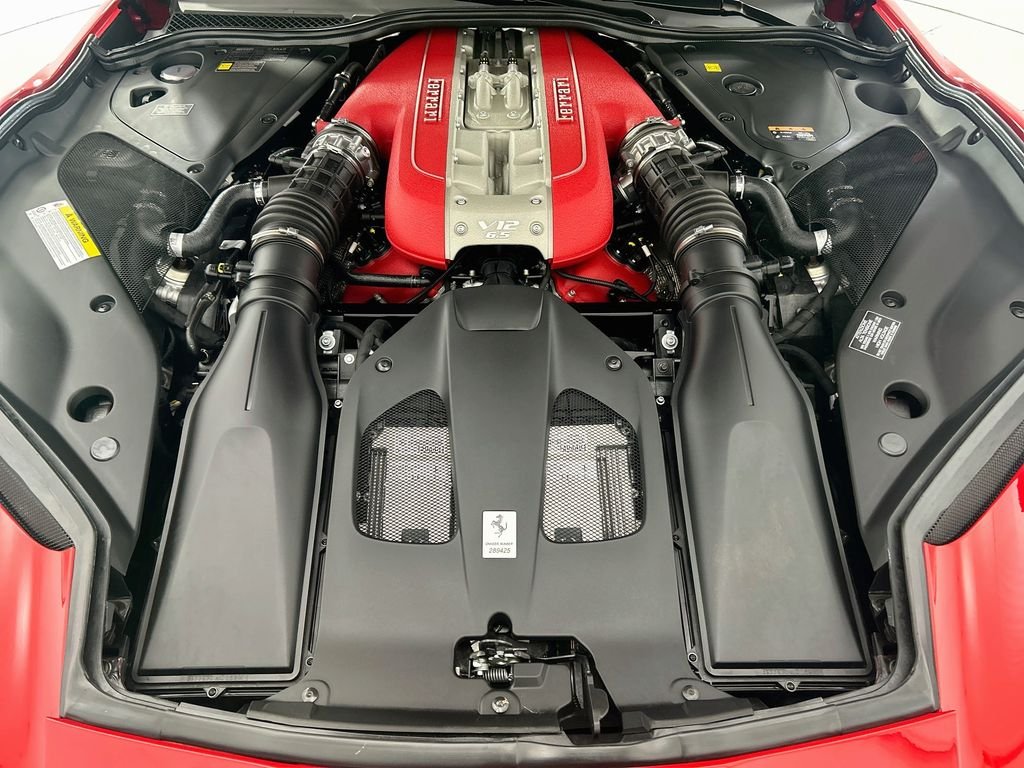 Used 2023  Ferrari Base image 32