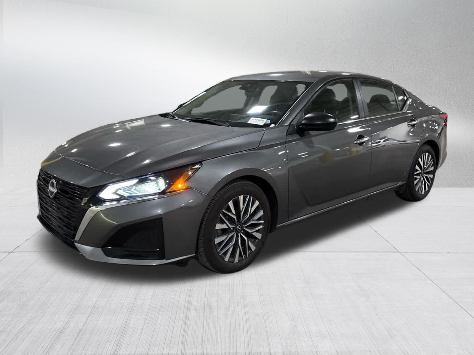 Used 2025 Gun Metallic Nissan SV image 3
