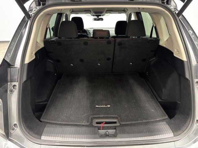 Used 2025 Gray Nissan SV image 8