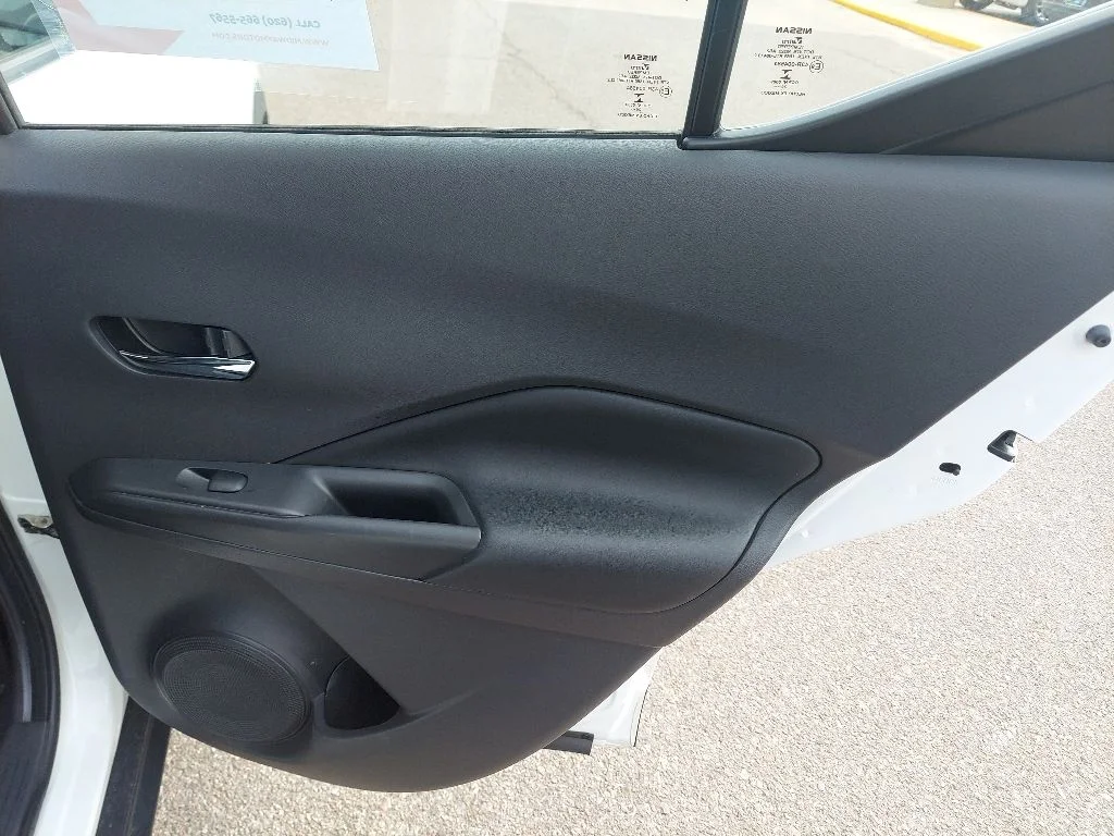 Certified Used 2020 White Nissan SR image 29