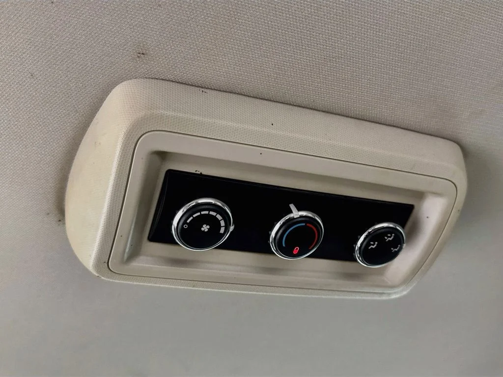Used 2015 Cashmere/Sandstone Pearlcoat Dodge SXT image 28