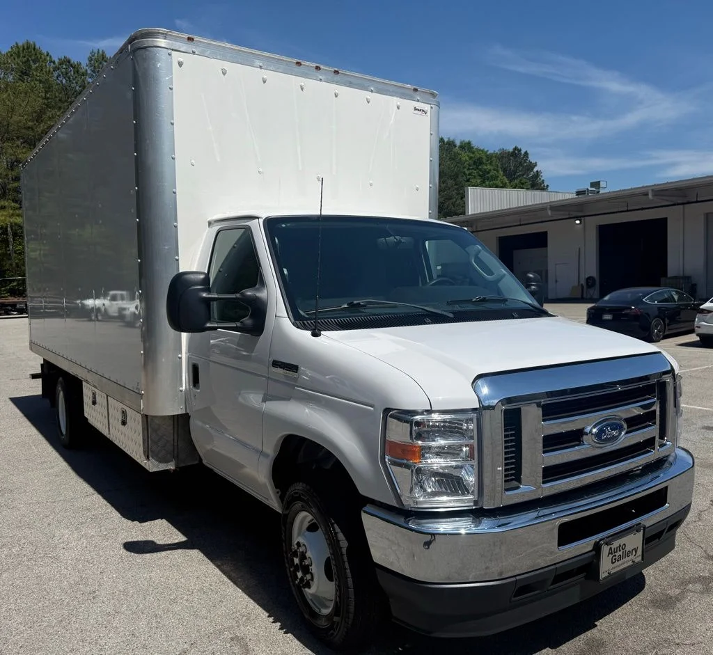2023 Ford E-Series DRW E-450 Super Duty 158 in WB's photo