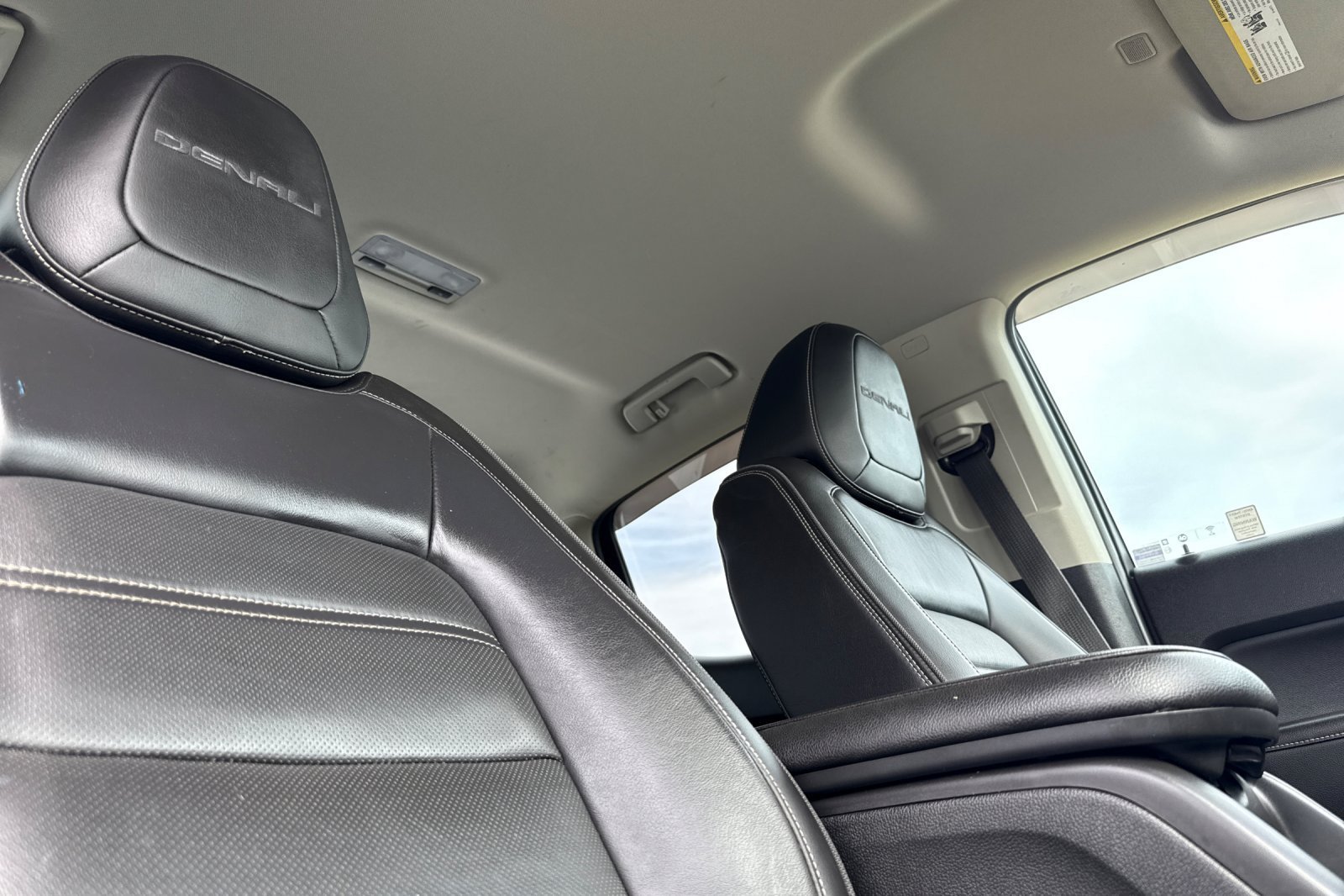 Used 2018 White GMC Denali image 16