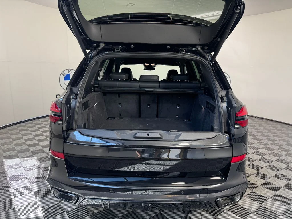 New 2026 Black Sapphire Metallic BMW xDrive40i image 18