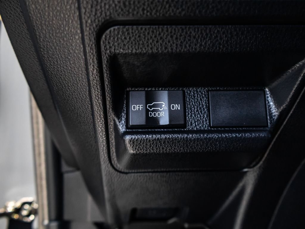 Used 2026  Toyota Platinum image 51
