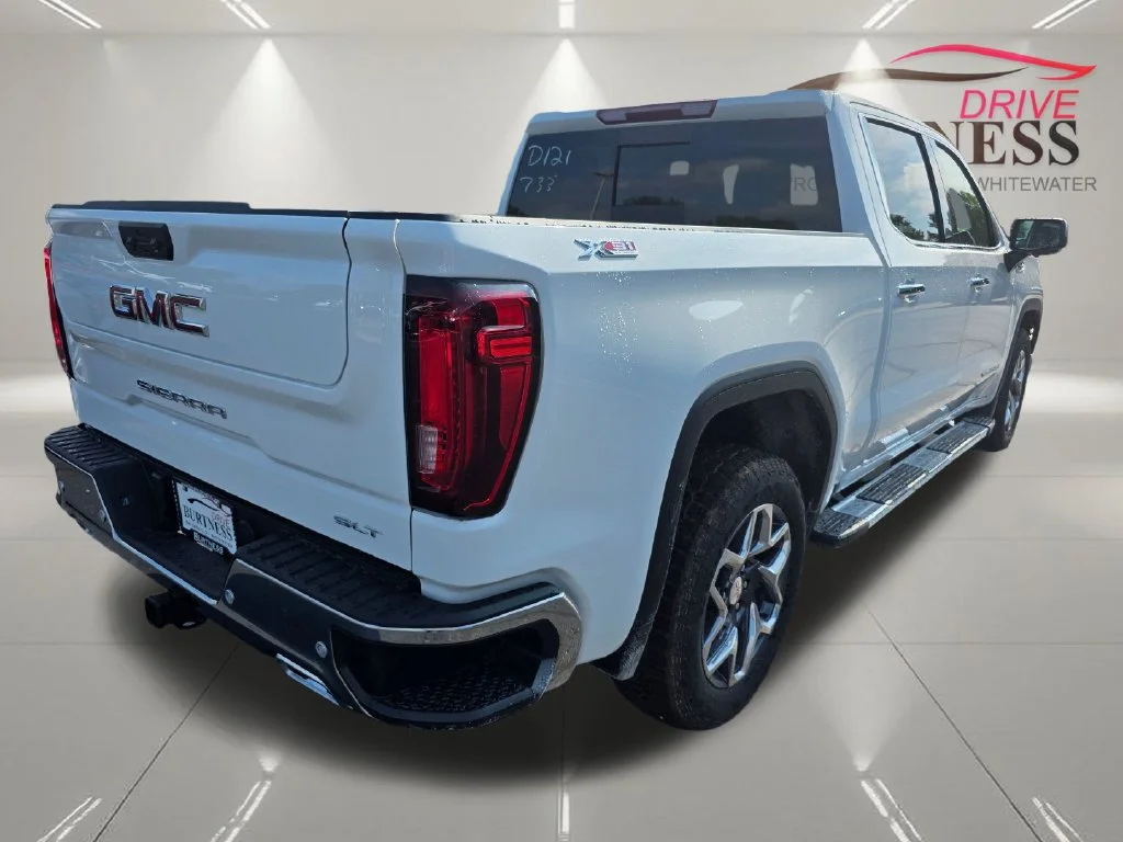 2026 GMC Sierra 1500 SLT - Photo 7