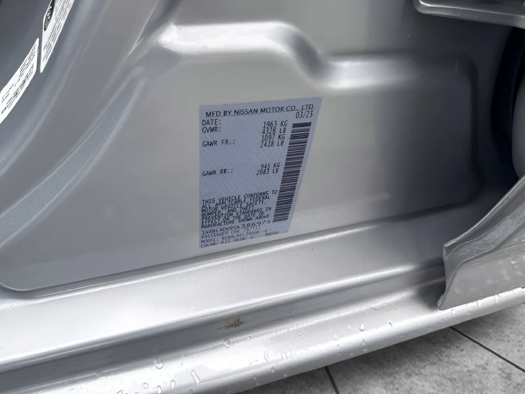 Used 2025 Silver Nissan 2.5 SV image 27