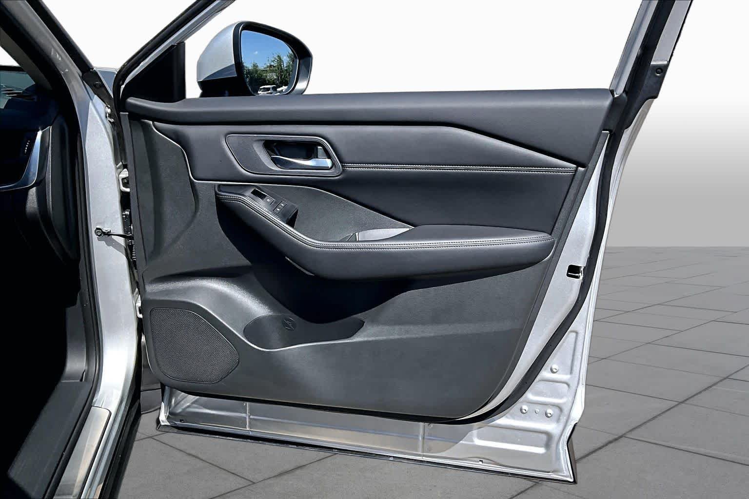 Used 2025 Brilliant Silver Metallic Nissan SV image 21