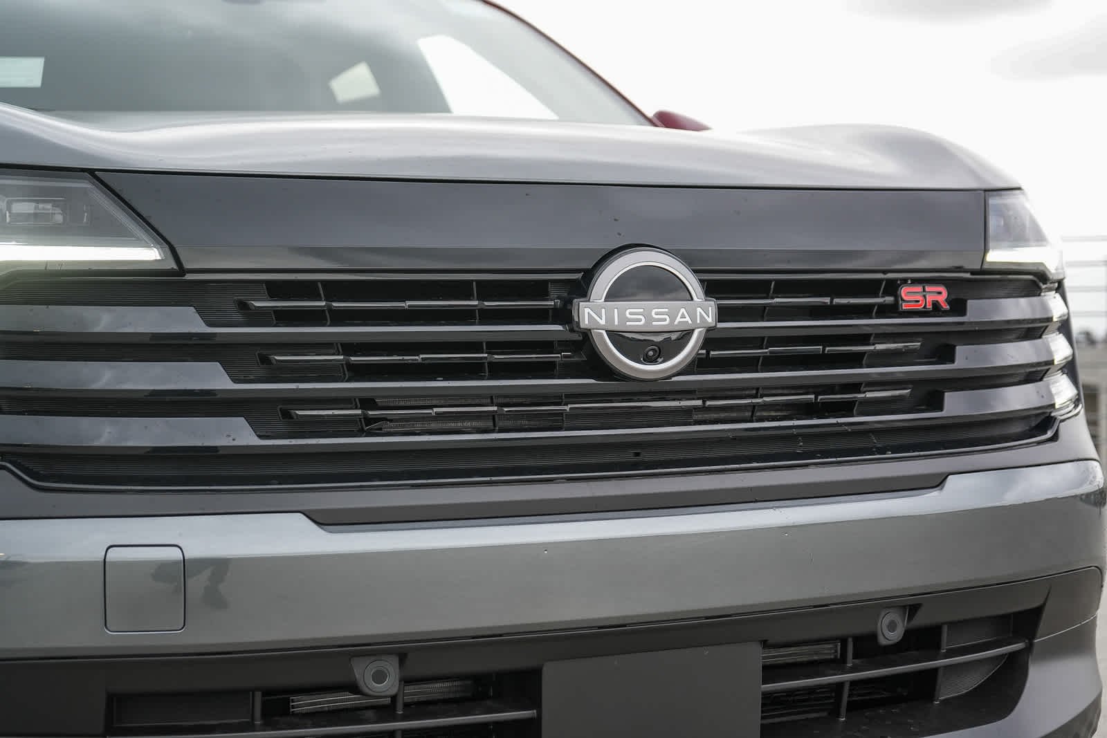 New 2026 Gun Metallic / Scarlet Ember Tintcoat Two-tone Nissan SR image 5