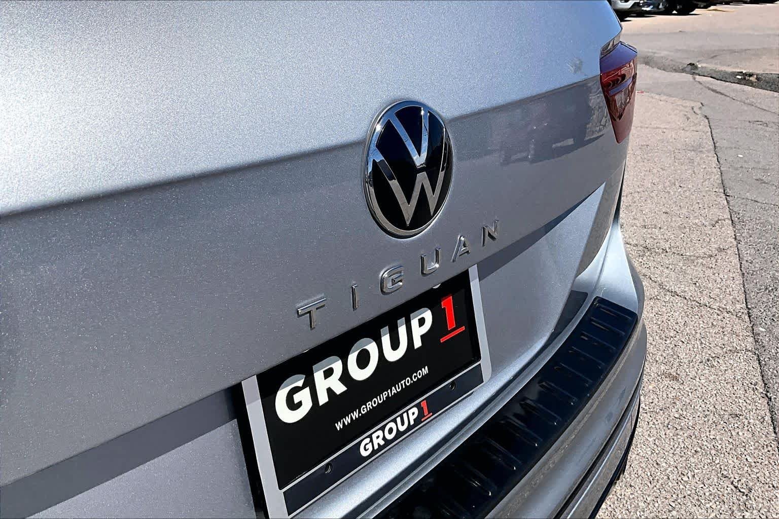 Certified Used 2024 Pyrite Silver Metallic Volkswagen SE R-Line Black image 10