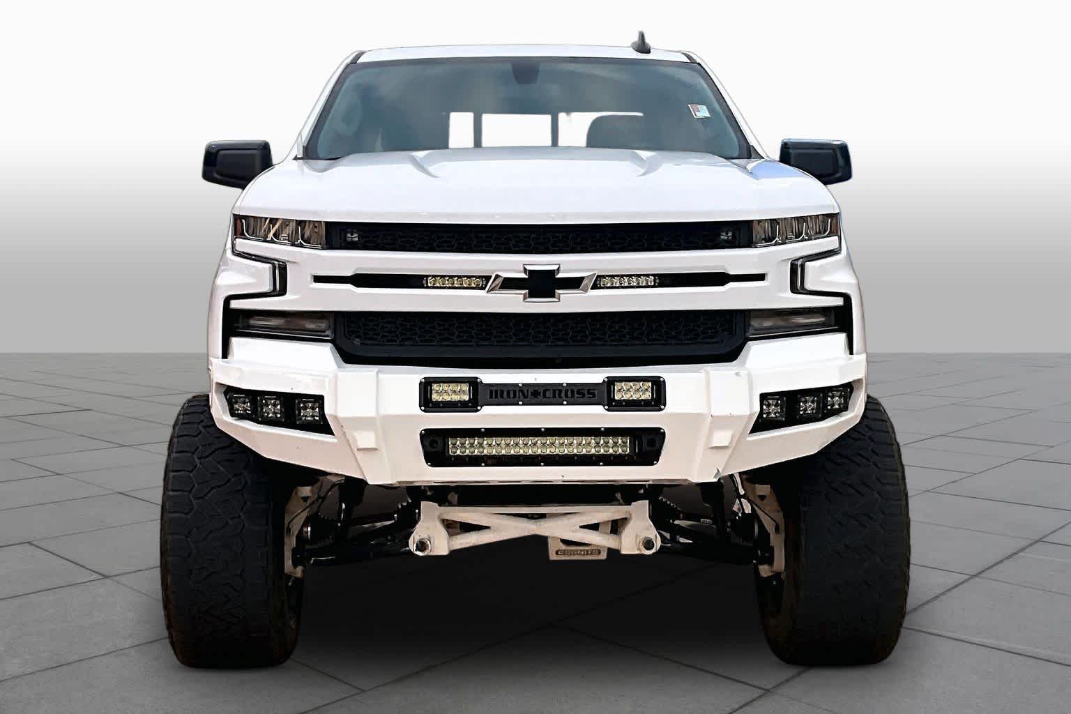 Used 2019 Summit White Chevrolet RST image 4