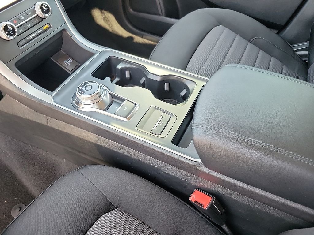 Used 2022 Oxford White Ford SE image 25