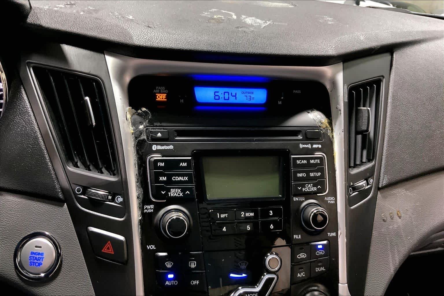 Used 2011 Harbor Gray Metallic Hyundai SE image 26