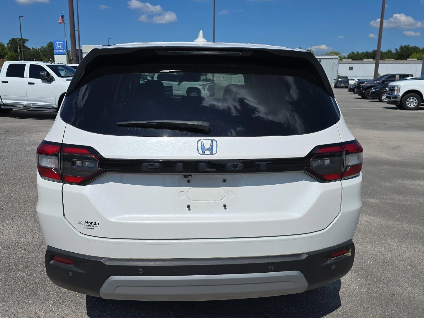 Used 2025 Platinum White Pearl Honda EX-L image 4