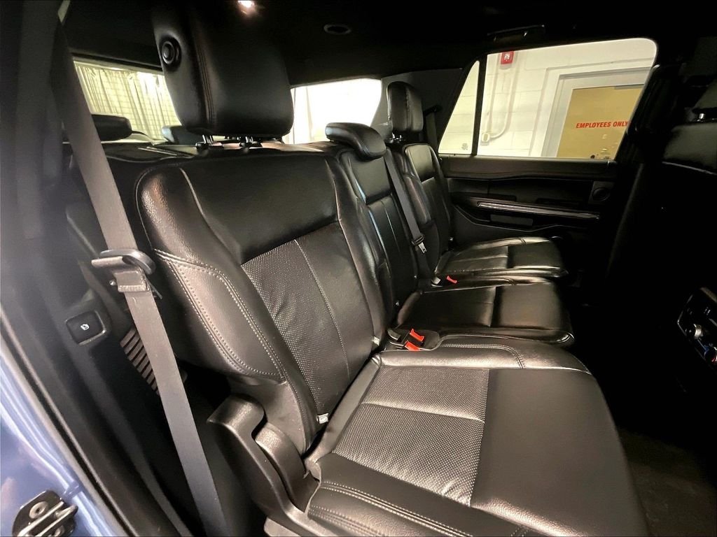 Used 2019 Blue Ford XLT image 16