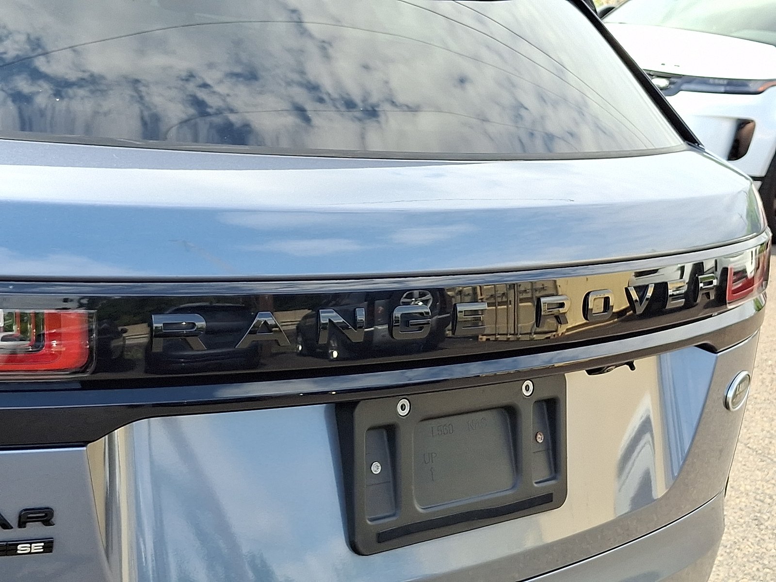 Used 2019 Byron Blue Metallic - 1CK Land Rover P250 R-Dynamic SE image 29