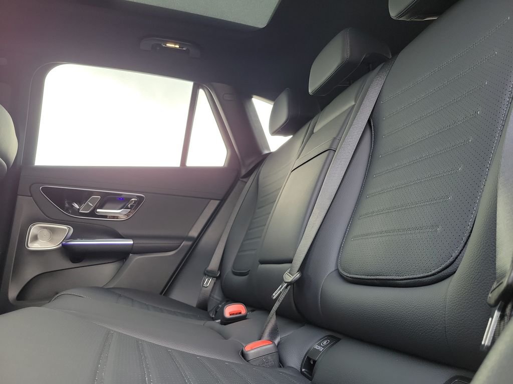 New 2026 Red Mercedes-Benz GLC 300 image 9