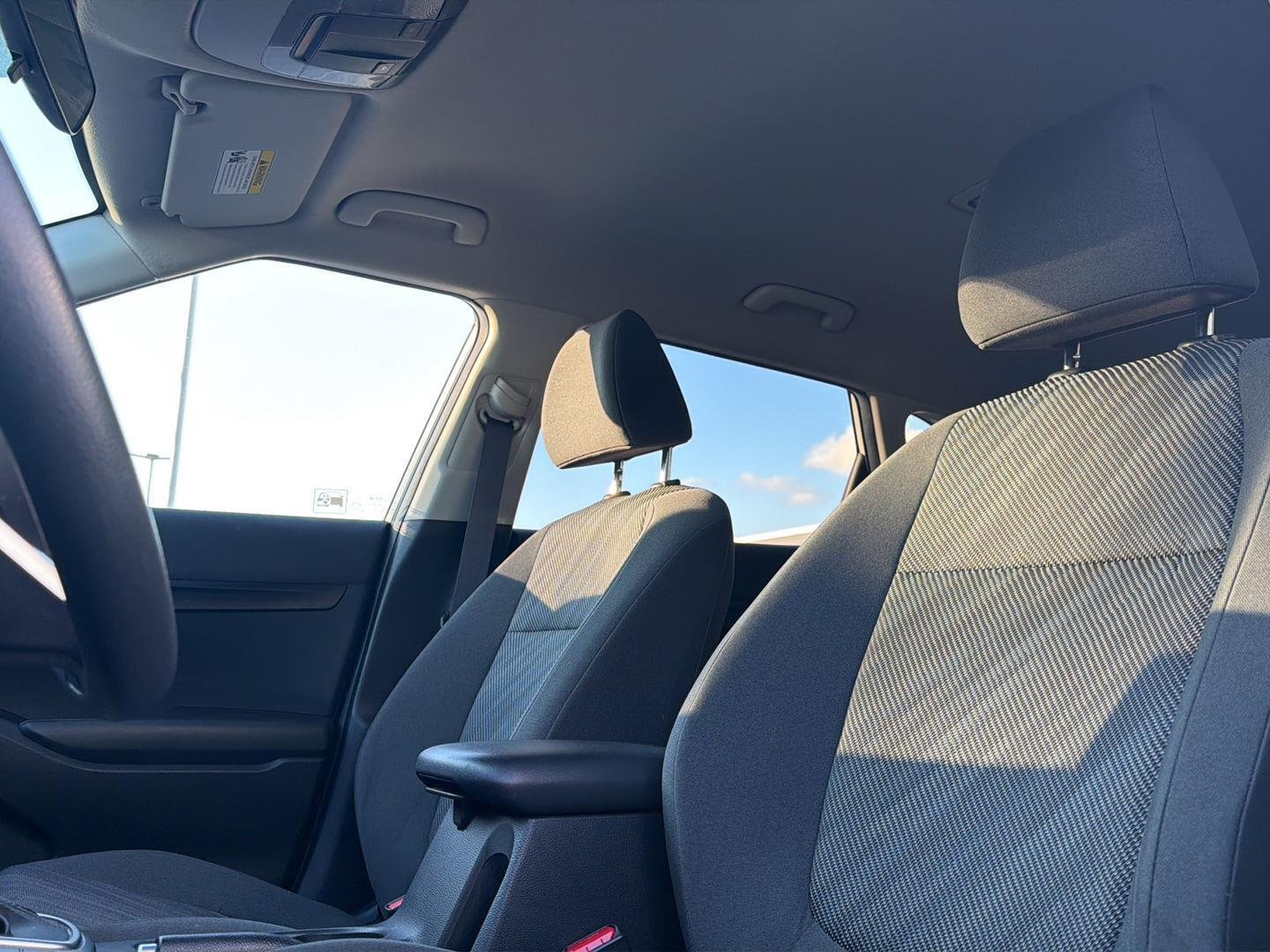 Used 2021 Snow White Pearl Kia LX image 11