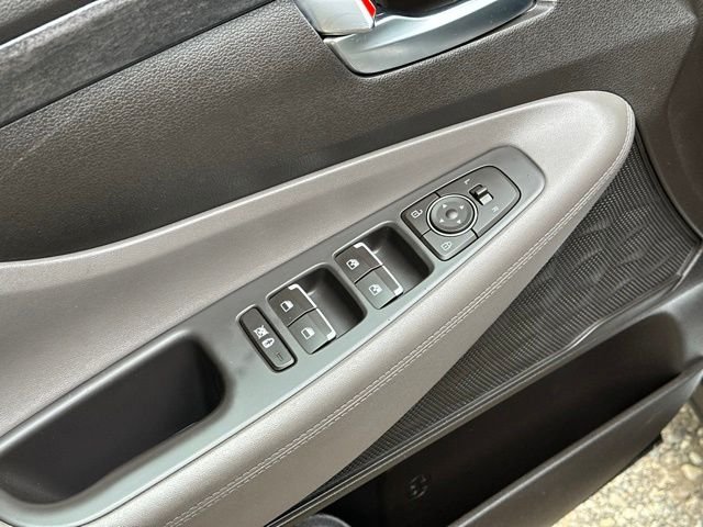 Used 2020 Shimmering Silver Pearl Hyundai SEL image 12