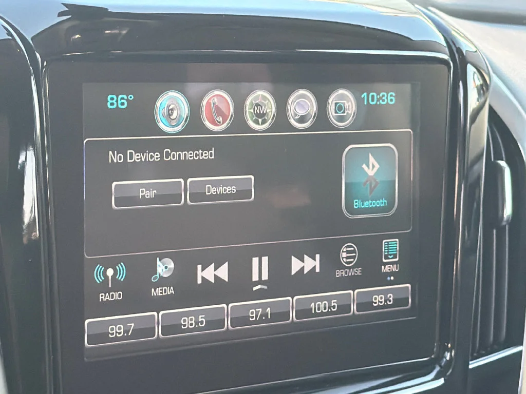 Used 2018 White Chevrolet 3LT image 30