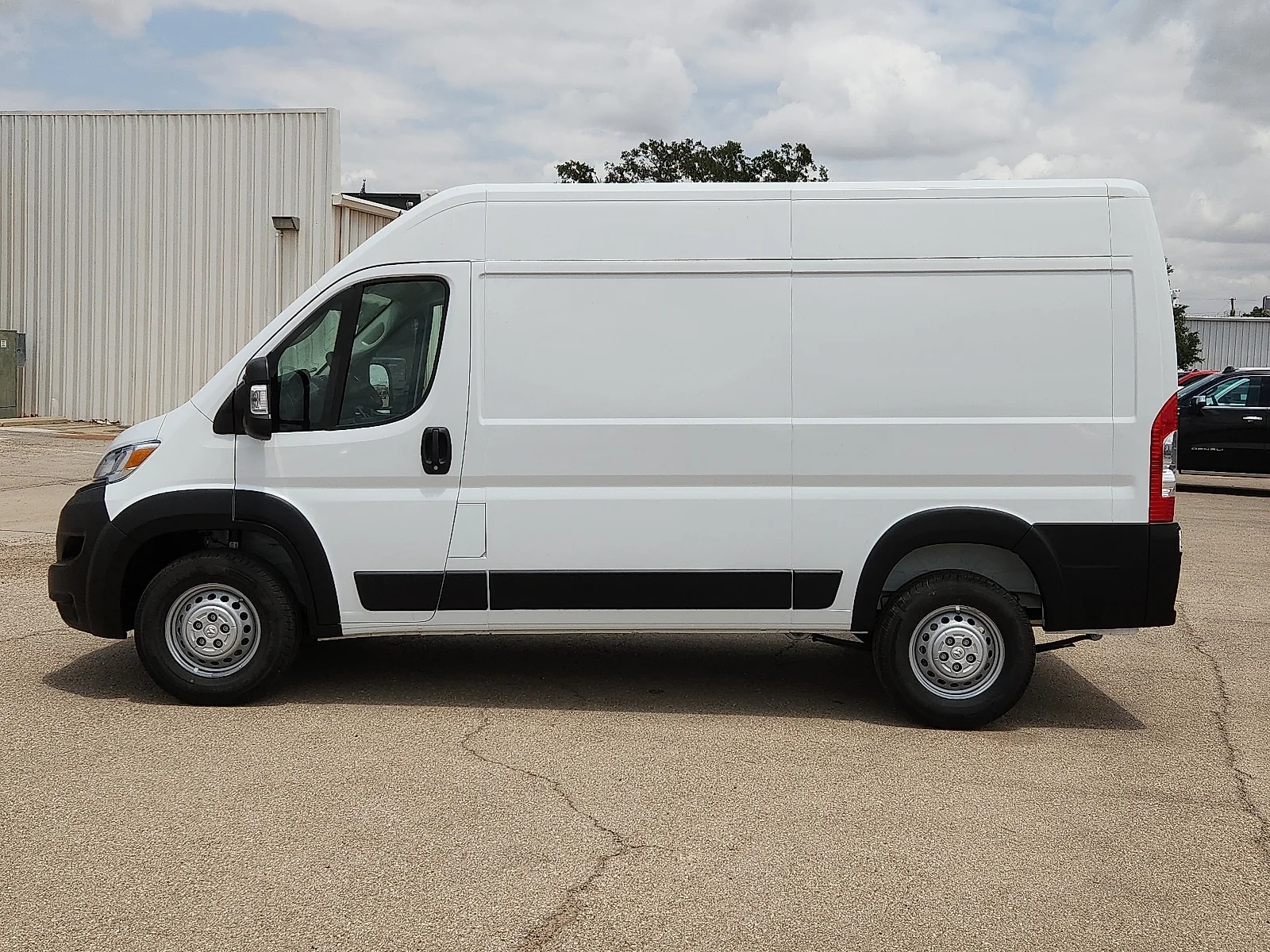 New 2025 Bright White Clear-Coat  Paint Ram PROMASTER 2500 TRADESMAN CARGO VAN HIGH ROOF 136