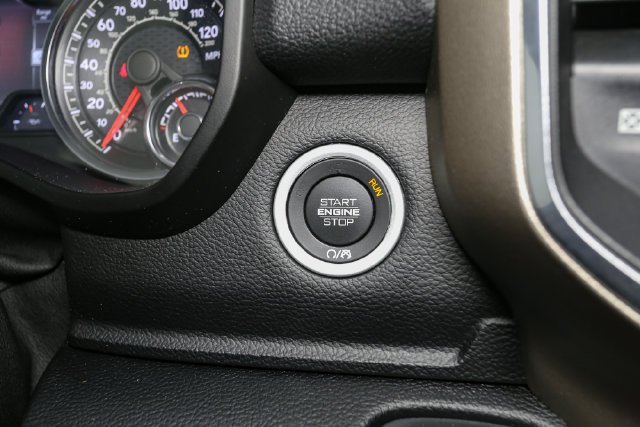 Used 2019 Blue Ram Laramie image 31