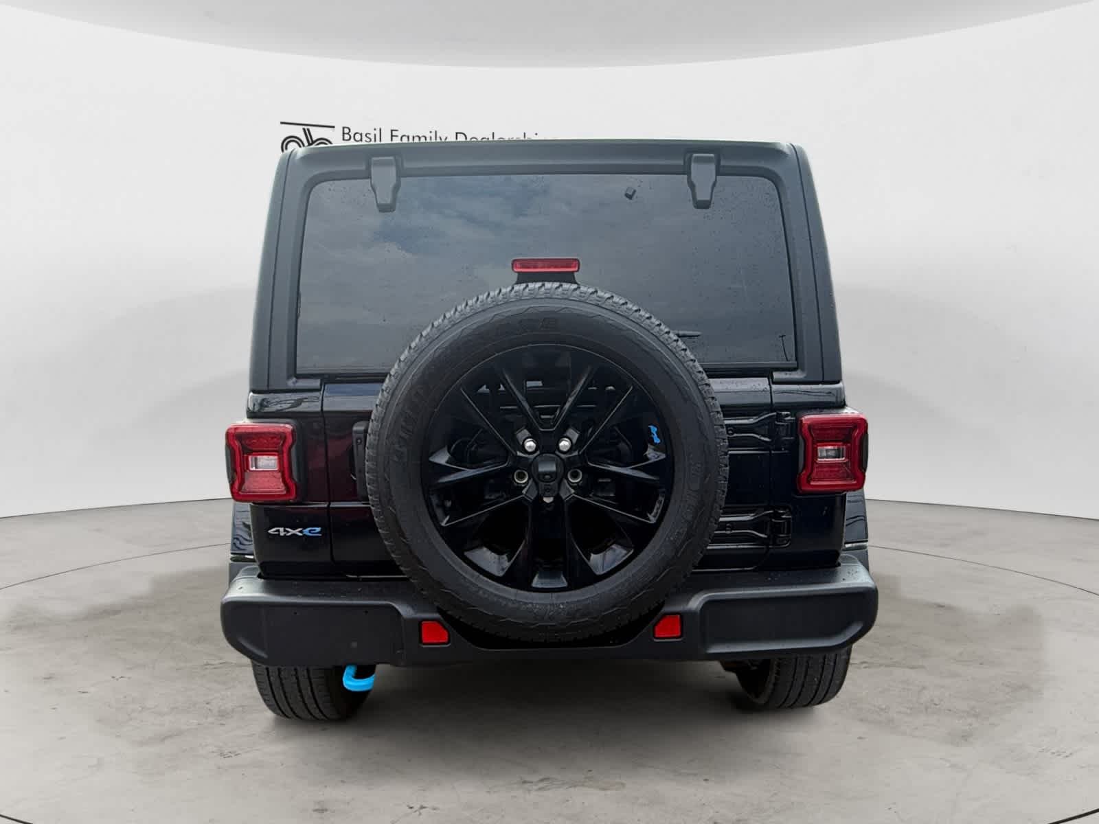 Used 2023 Black Clearcoat Jeep Sahara image 4