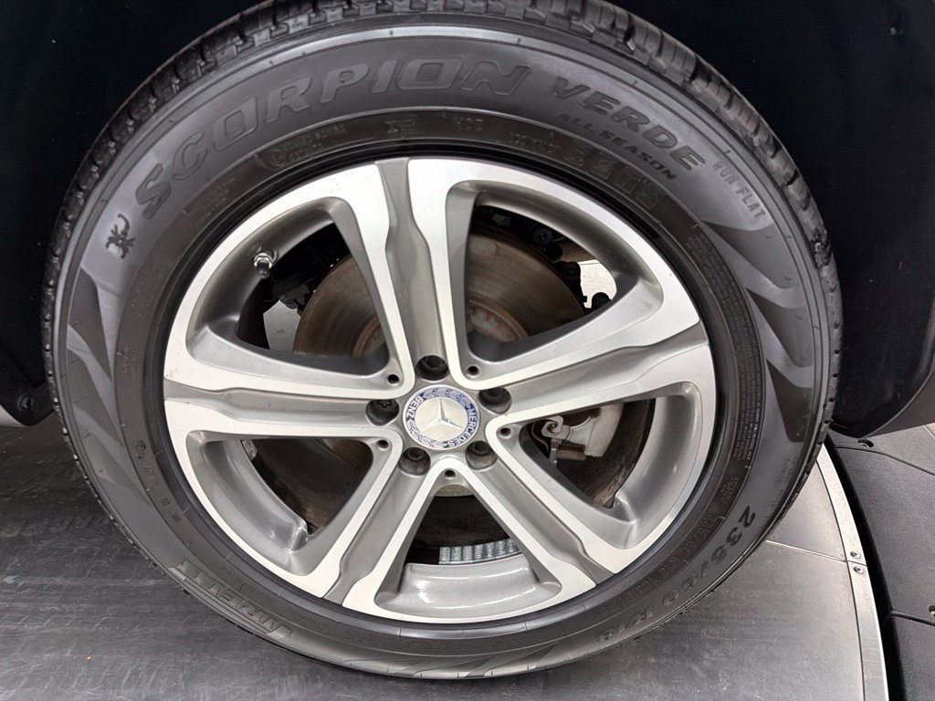 Used 2016 White Mercedes-Benz GLC 300 image 11