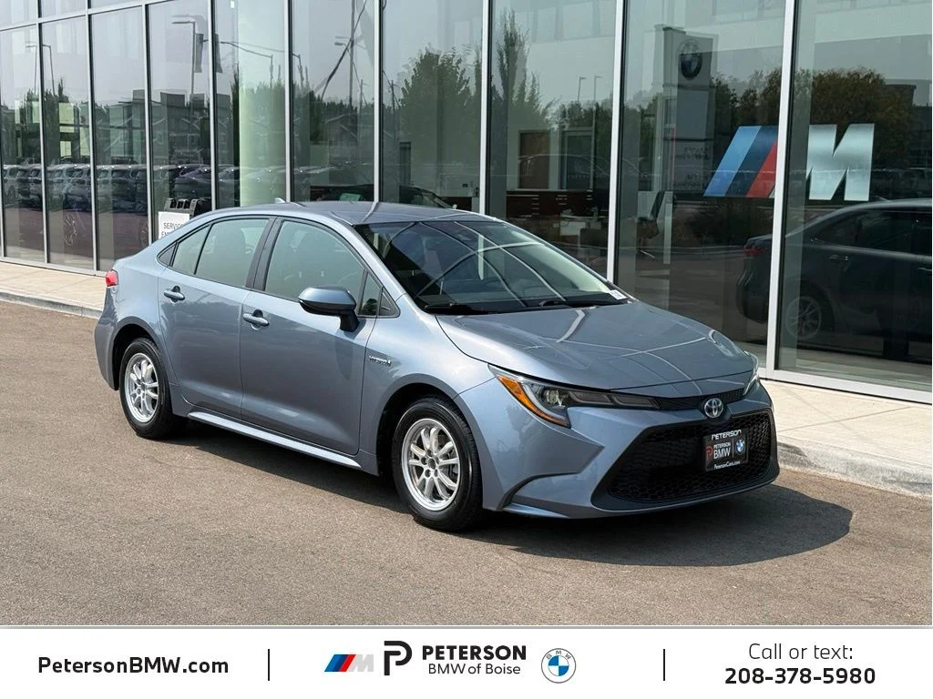 Used 2021  Toyota LE image 7
