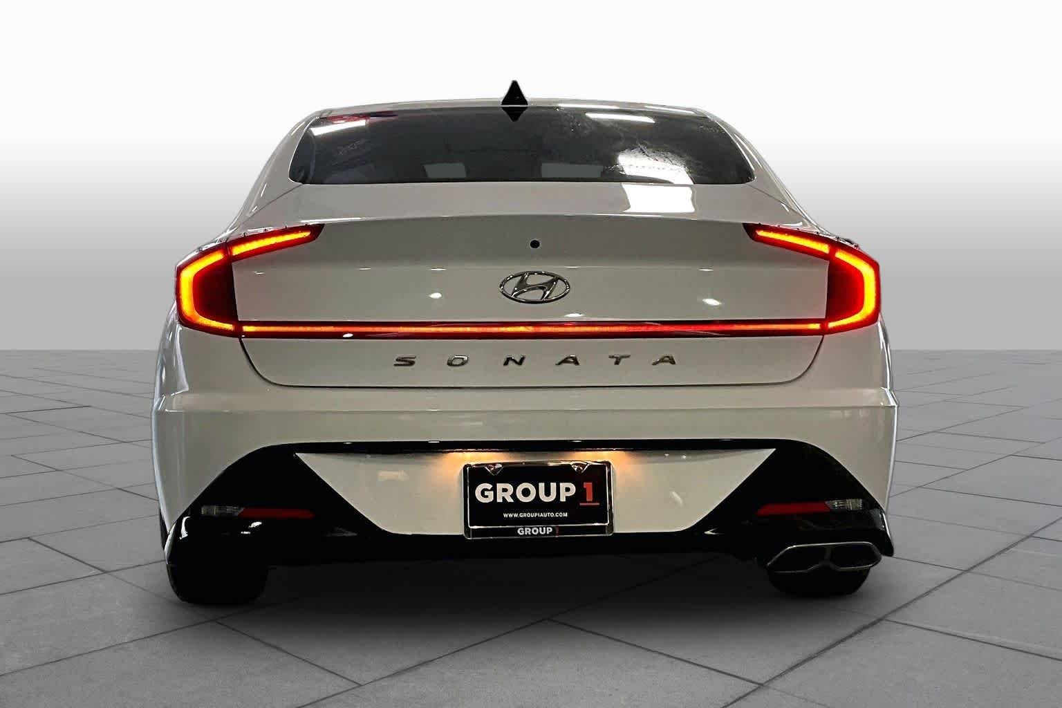 Used 2023 Serenity White Hyundai SEL image 5