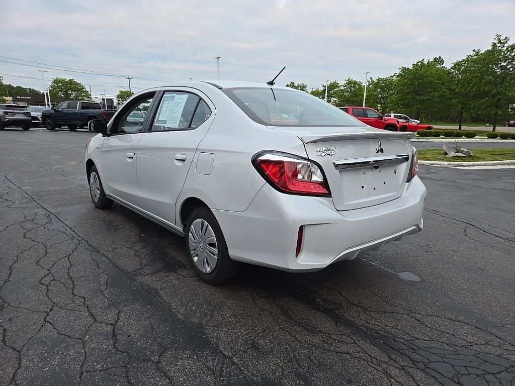 Used 2024  Mitsubishi  image 3