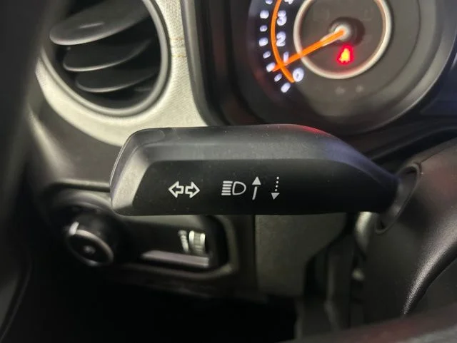 Used 2025 Crystal Metallic Jeep Sport image 35