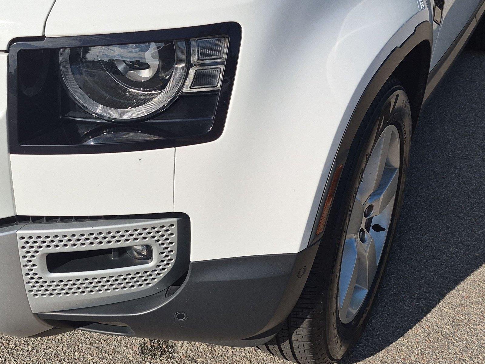 Used 2024 Fuji White Land Rover S image 9