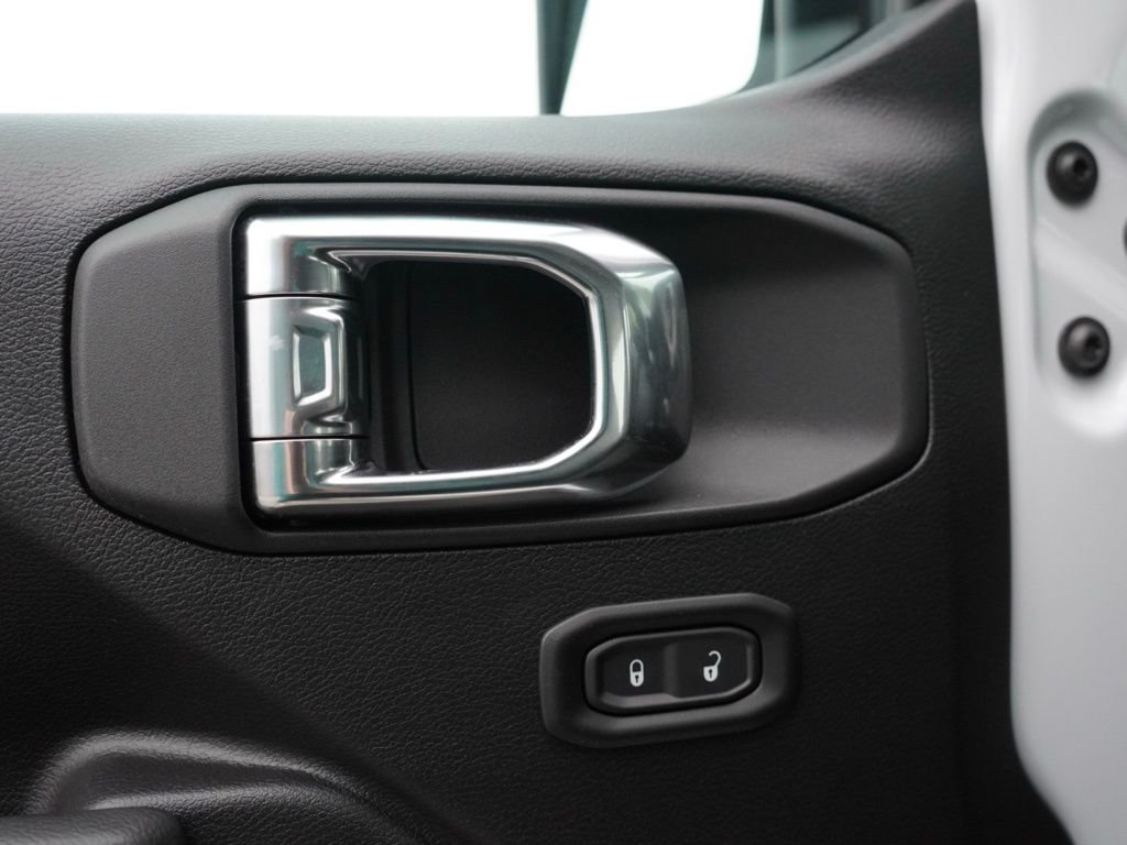 New 2026 Bright White Clear-Coat Exterior Paint Jeep Sport image 10