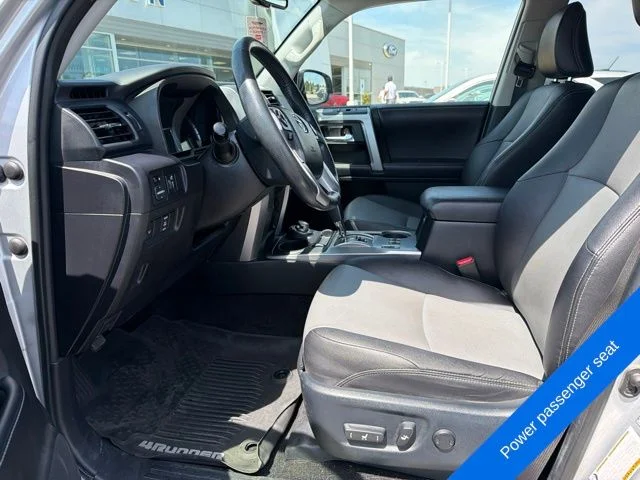 Used 2018 Classic Silver Metallic Toyota SR5 Premium image 16