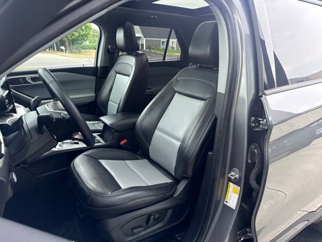 Used 2023 Gray Ford XLT image 10